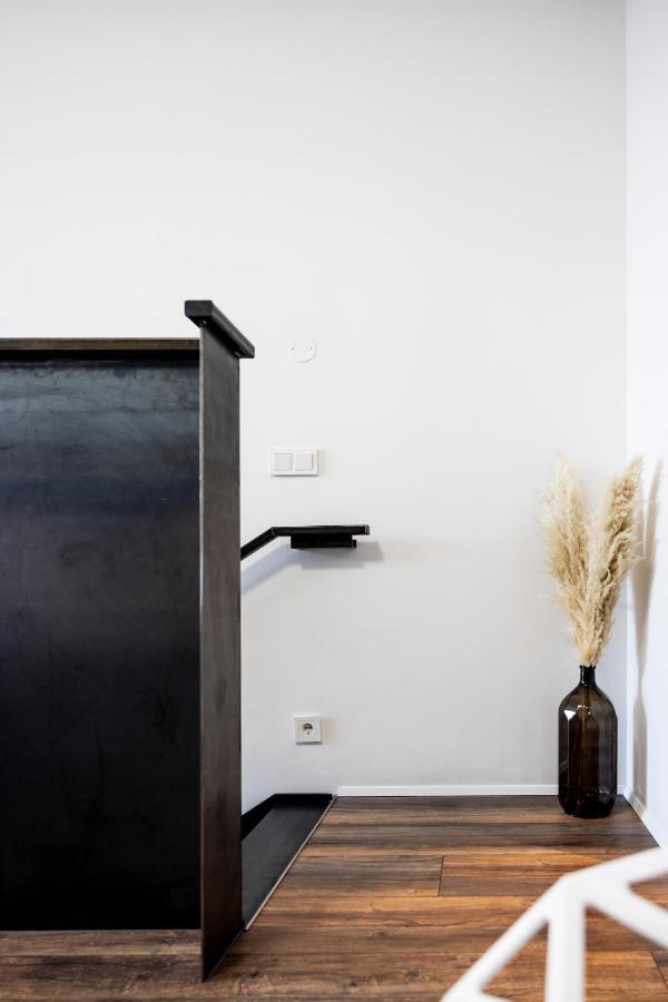 Loft-Style Duplex With Balcony In Downtown Reykjavik Leilighet Eksteriør bilde